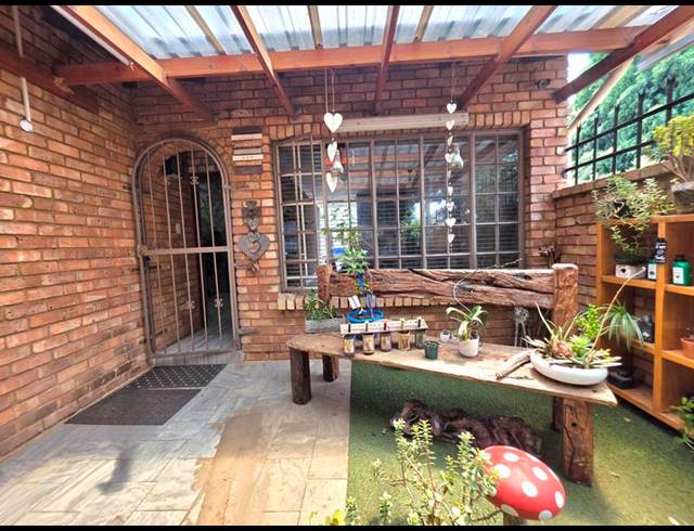 4 BEDROOM HOUSE FOR SALE IN BOKSBURG NORTH